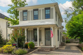 Five Block Walk From Historical Downtown Franklin